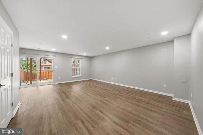 Building Photo - 154 Fieldstone Ct