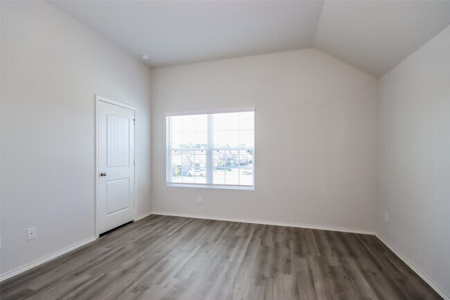 Building Photo - 22440 Clear Castle Dr