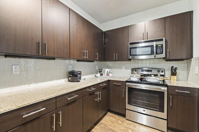 Building Photo - 5720 Town and Country Blvd