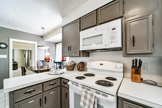 Building Photo - 3423 Ozark St