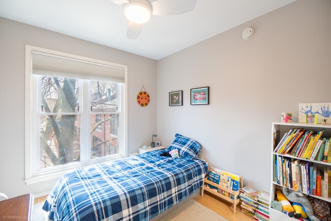 Building Photo - 1829 N Dayton St