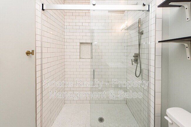 Building Photo - 1326 Battery Stevens Ct