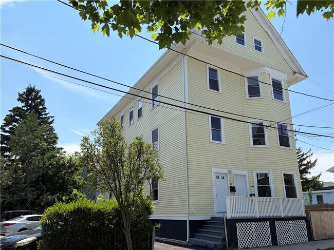 Building Photo - 98 Whitmarsh St