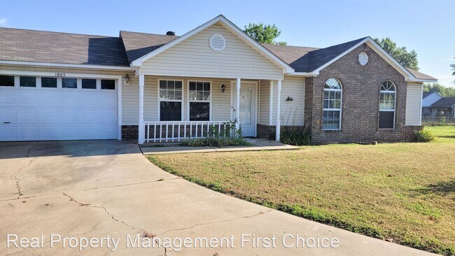 Building Photo - 3 br, 1 bath House - 1805 Cherrybark Bend