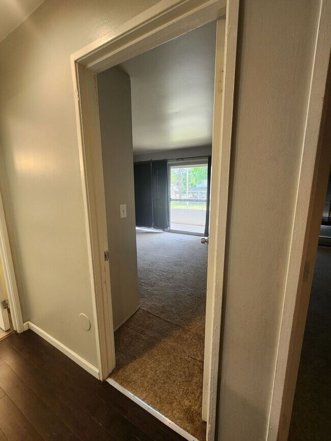 Building Photo - Two Bedroom Available near EMU | Flexible Lease Start Date