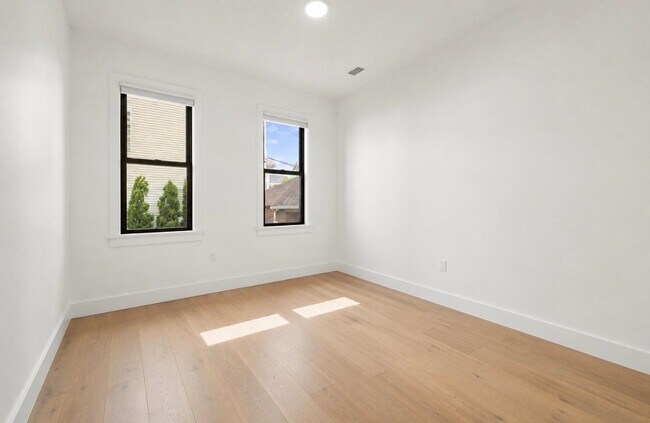 Building Photo - 2602 Palisade Ave