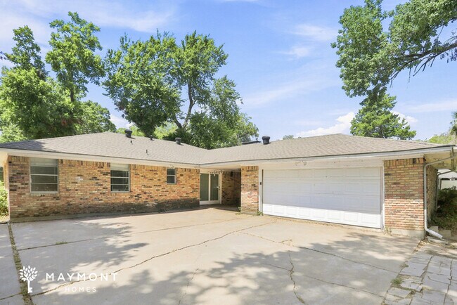 Building Photo - Inviting 3-Bedroom DeSoto Home