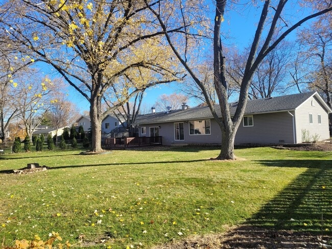 Building Photo - 364 N Everett Dr