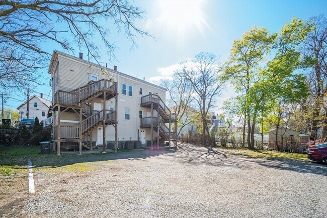 Building Photo - 117 Quincy St