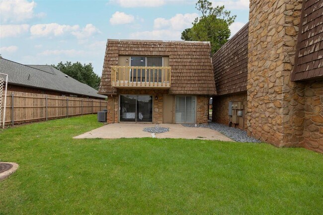 Building Photo - 12508 Green Valley Dr