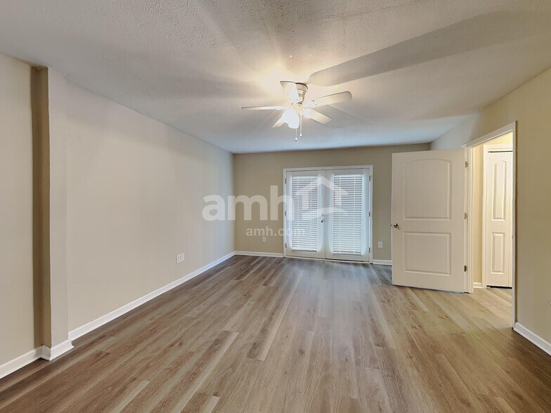 Building Photo - 197 Moreland Cir