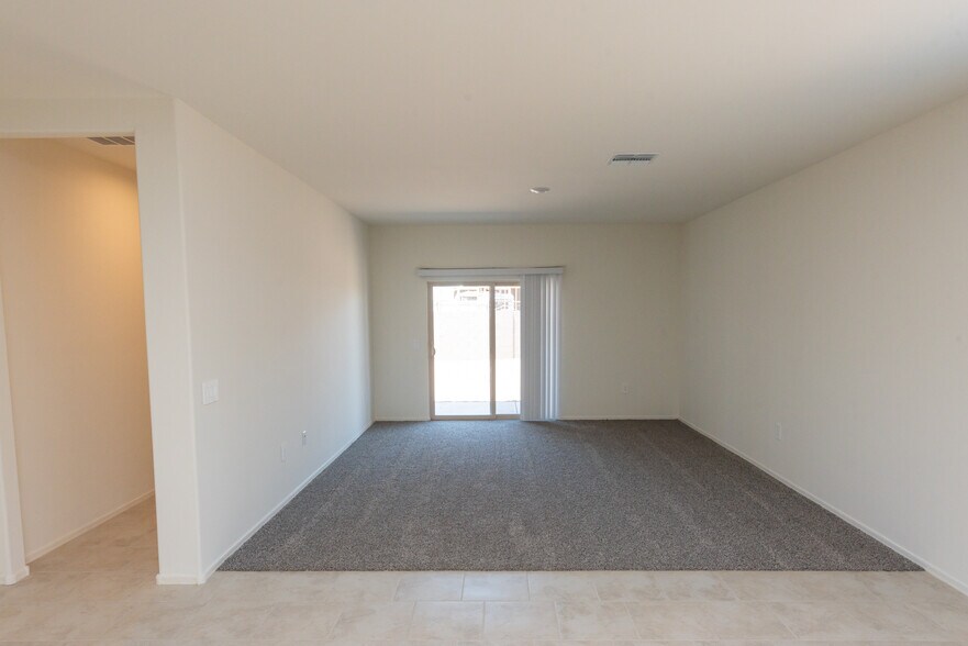 Building Photo - 10321 N Arroyo Lupine Way