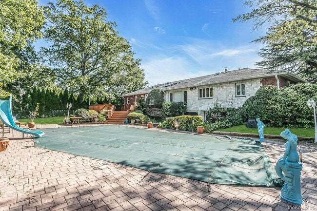 Building Photo - 260 Oak Ridge Ln