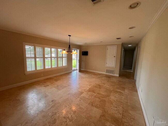 Building Photo - 1054 Edgewater Ln