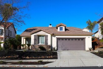 Building Photo - Beautiful Single Story 4 Bedroom in Shadow...