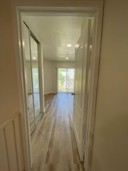 Building Photo - 7323 Winnetka Ave