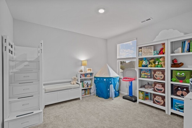 Building Photo - 402 Folkstone Rd