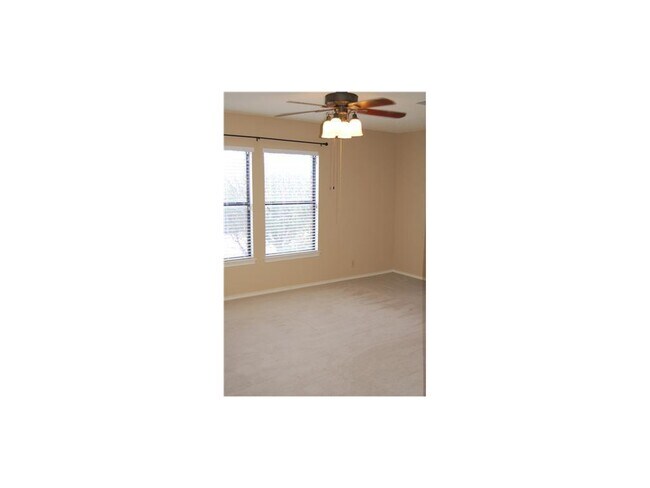 Building Photo - 1403 Bullhill Cove