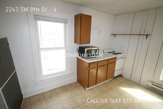 Building Photo - 2243 SW 9th St