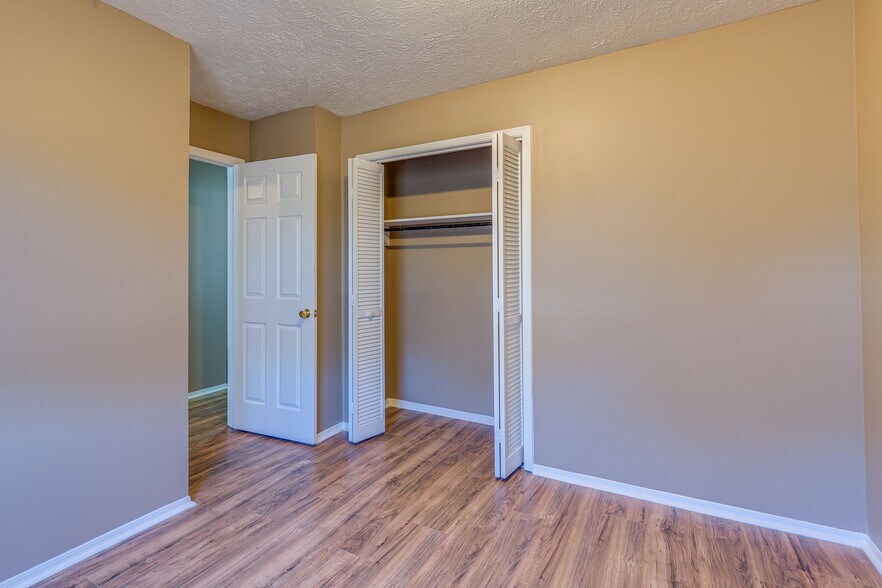 Building Photo - 802 Rachels Vw