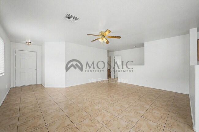 Building Photo - 1004 E Cowboy Cove Trail