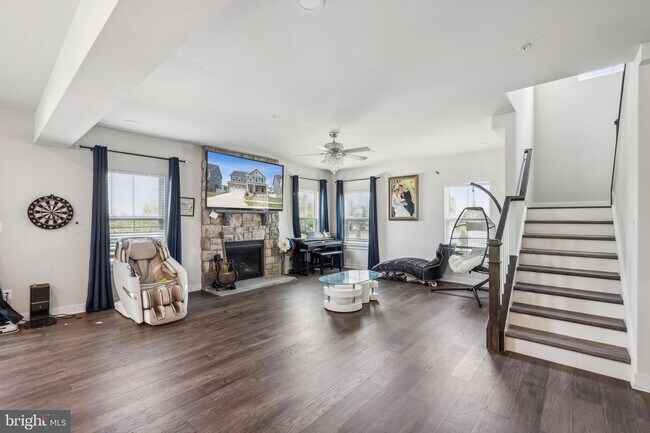 Building Photo - 11281 Wheeler Ridge Dr