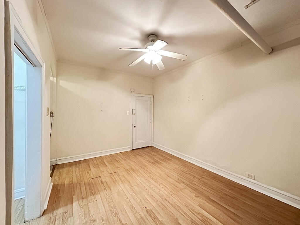 Building Photo - 2832 N Burling St