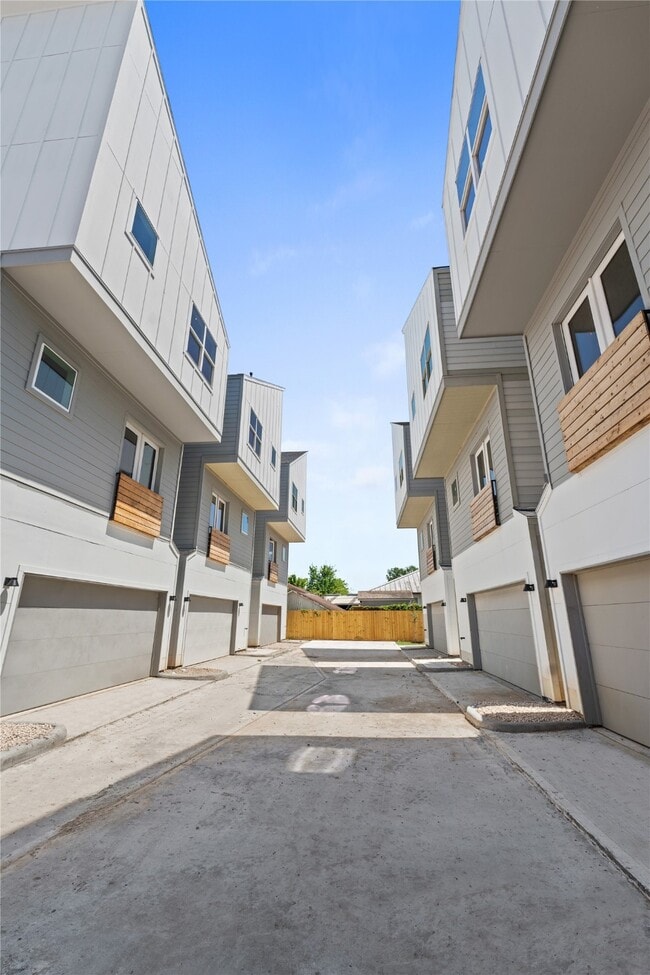 Building Photo - 111 Milby St