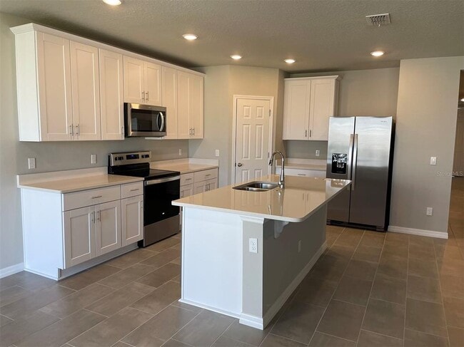 Building Photo - 5295 Meredrew Ln