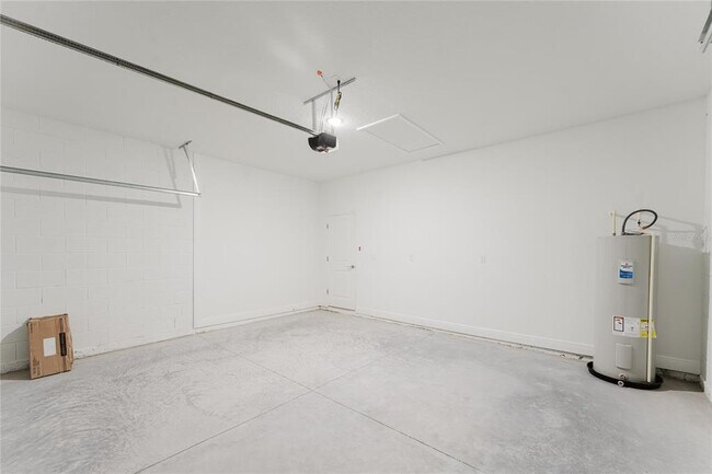 Building Photo - 627 W Glenhaven Dr