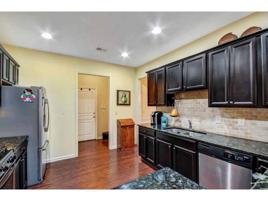 Building Photo - 6035 Falls Landing Dr