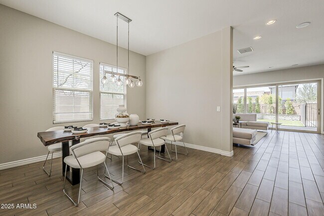 Building Photo - 3310 E Los Gatos Dr
