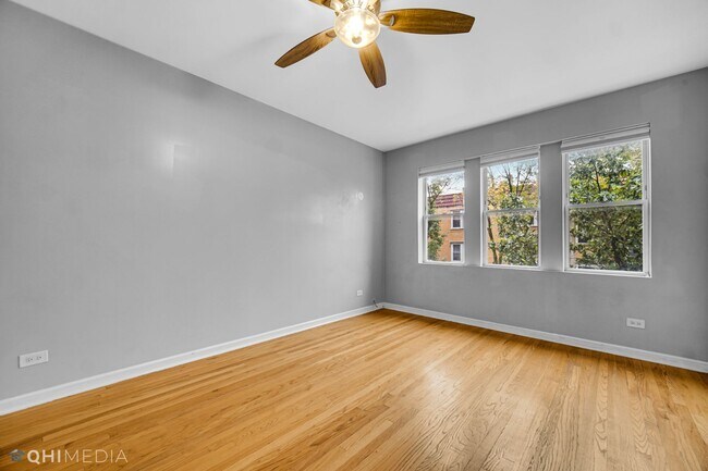 Building Photo - 4006 W Nelson St