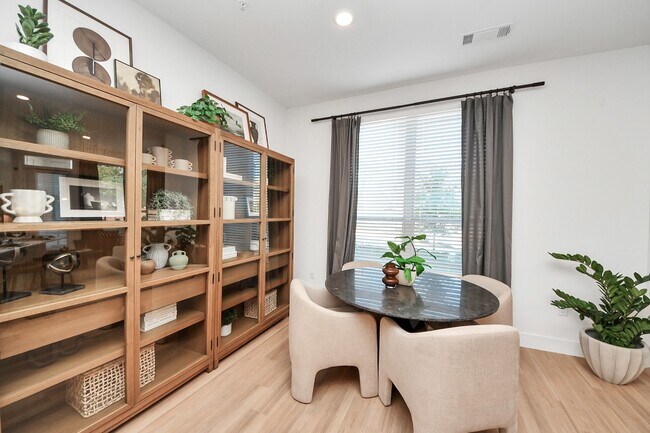 Building Photo - 15635 Memorial Dr