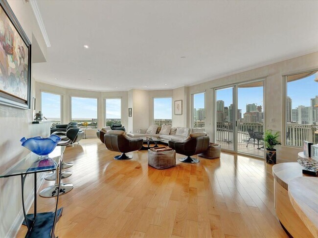 Building Photo - 555 5th Ave NE