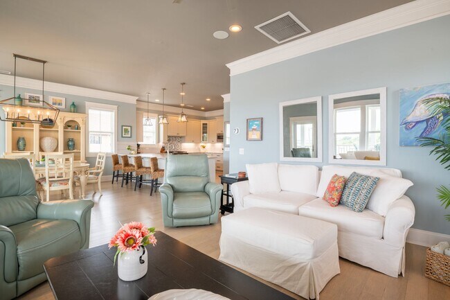 Building Photo - FURNISHED MONTHLY BEACH HOME  WITH UNOBSTRUCTED VIEWS OF THE ICW