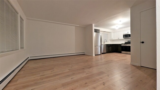 Building Photo - 728 Mulford St