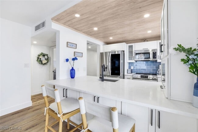 Building Photo - 26340 Hickory Blvd