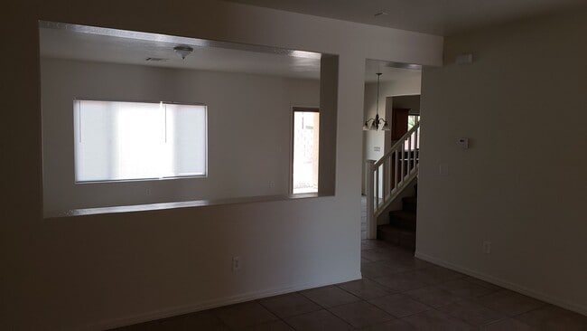 Building Photo - Spacious floorplan