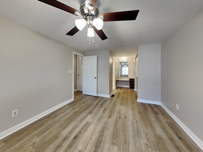 Building Photo - 7315 Connan Ln