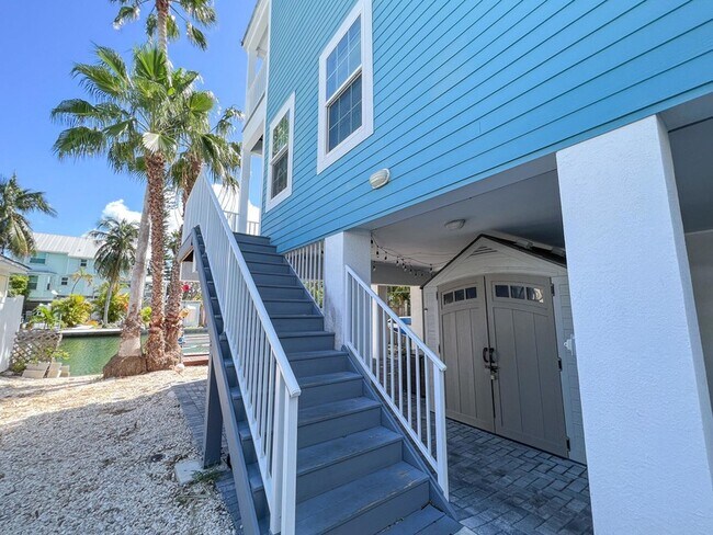 Building Photo - 37 Palm Dr