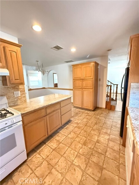 Building Photo - 608 Juanita Ave