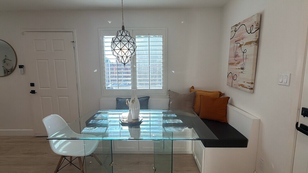 Building Photo - 52801 Avenida Alvarado