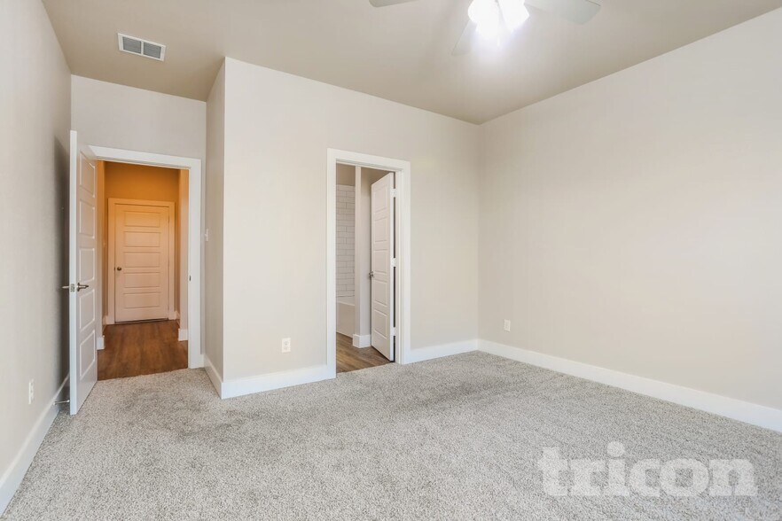 Building Photo - 10336 Ft Teran Trl