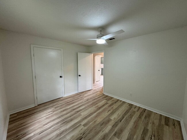 Building Photo - 3-Bedroom House for Rent in Copperas Cove