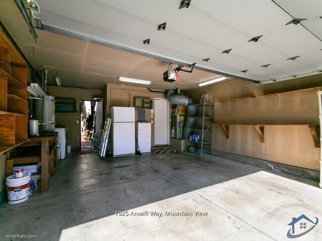 Building Photo - 1925 Amalfi Way