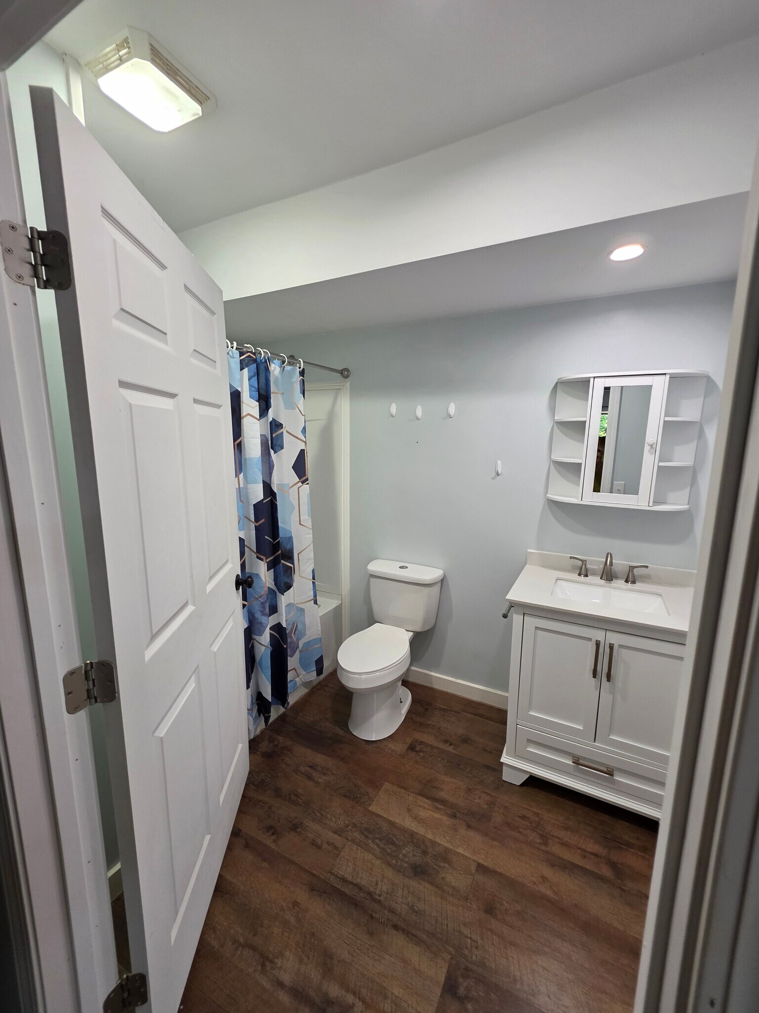 Building Photo - 927 College Ave