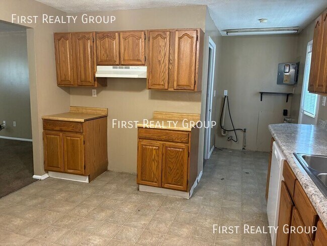 Building Photo - 27 Stadia Dr