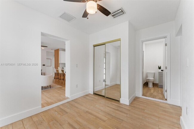 Building Photo - 6161 NE 7th Ave