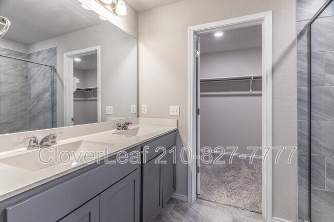 Building Photo - 255 Kinsley Wy